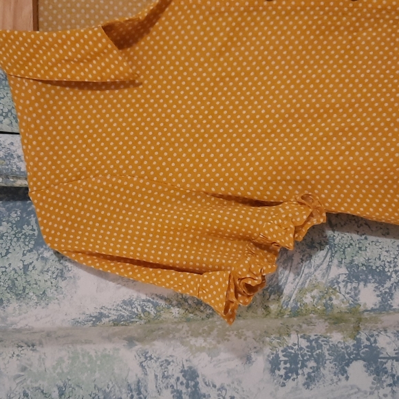Jolt size small Blouse mustard yellow with small polka dots button up front - Picture 3 of 6
